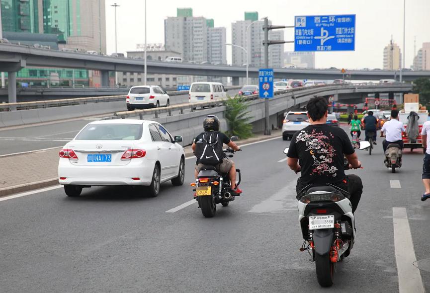 推荐一款适合跑长途的摩托车（跑长途最舒服的摩托车）(图1)