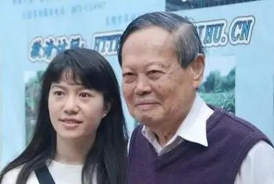 ​杨振宁和翁帆产下一子（翁帆嫁杨振宁：恩爱17年为何没生儿女？）