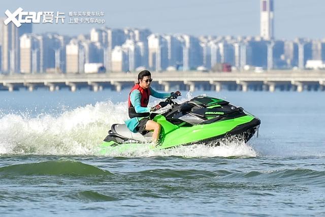 庞巴迪摩托艇选择（抓住夏天的尾巴乘风破浪）(21)