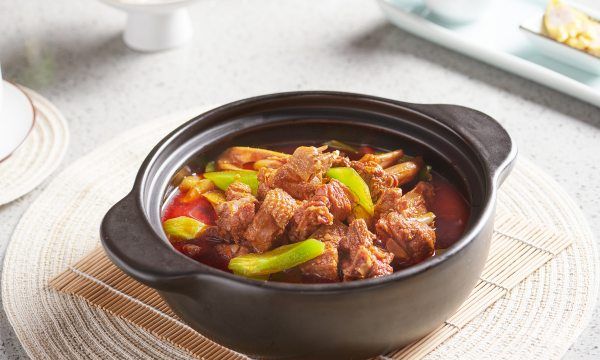 鸭肉怎么焖好吃又嫩,肉质鲜嫩图1