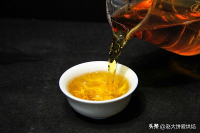 ​红茶跟绿茶哪个好些（绿茶与红茶的本质区别在哪）