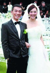 ​陈小春老婆是谁，陈冠希(陈小春老婆是什么名字)