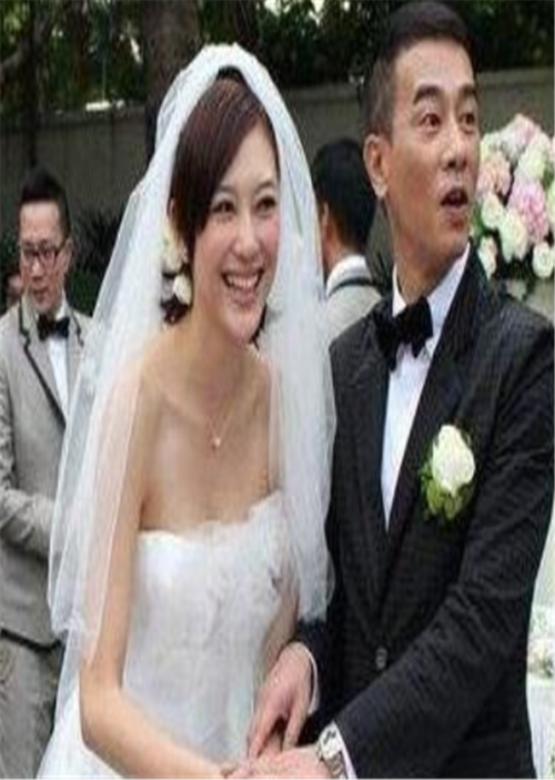 陈小春老婆是谁，陈冠希(陈小春老婆是什么名字)