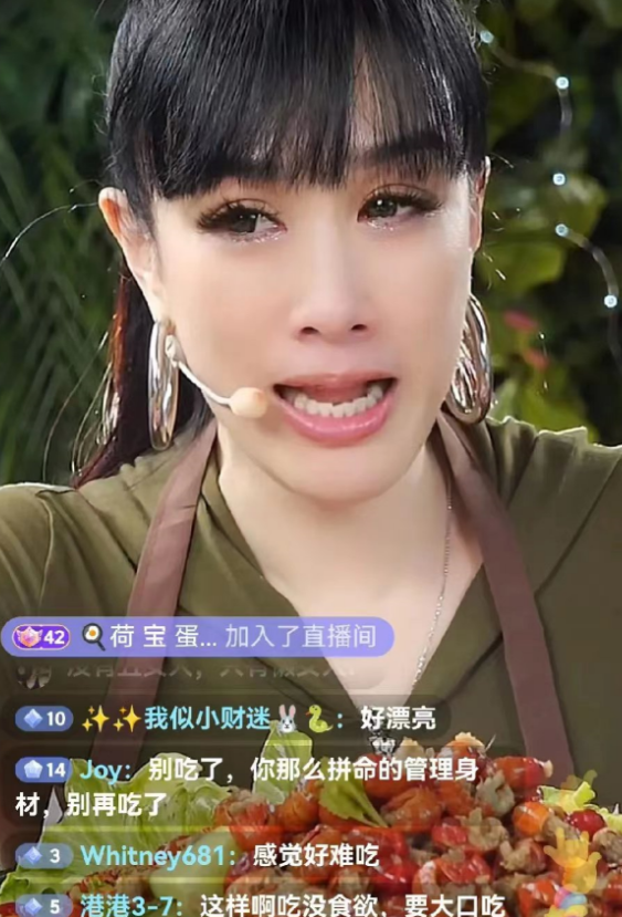 钟丽缇资料 ：经历三段婚姻，有三个女儿，嫁给小丈夫张伦硕冷暖自知