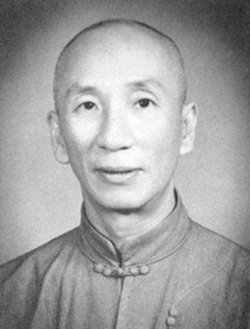 ​叶问真实历史简介（喜欢抽大烟，晚年抛弃妻儿，曾预言李小龙短命）